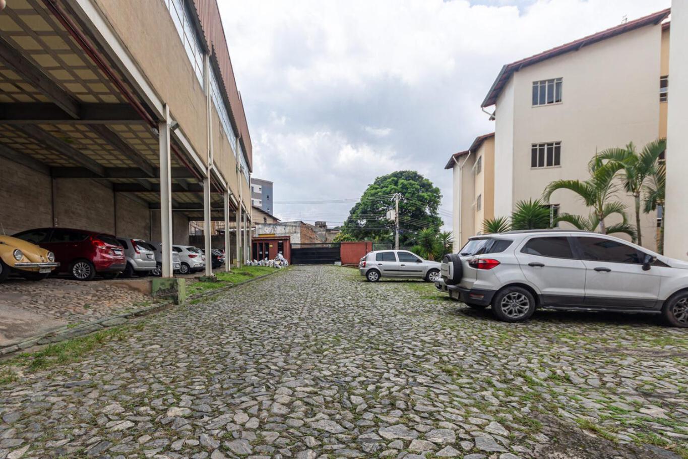 Apto C Otima Localizacao Em Gloria, Apartment *